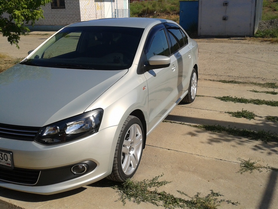 VW Polo 2011 Silver Leaf