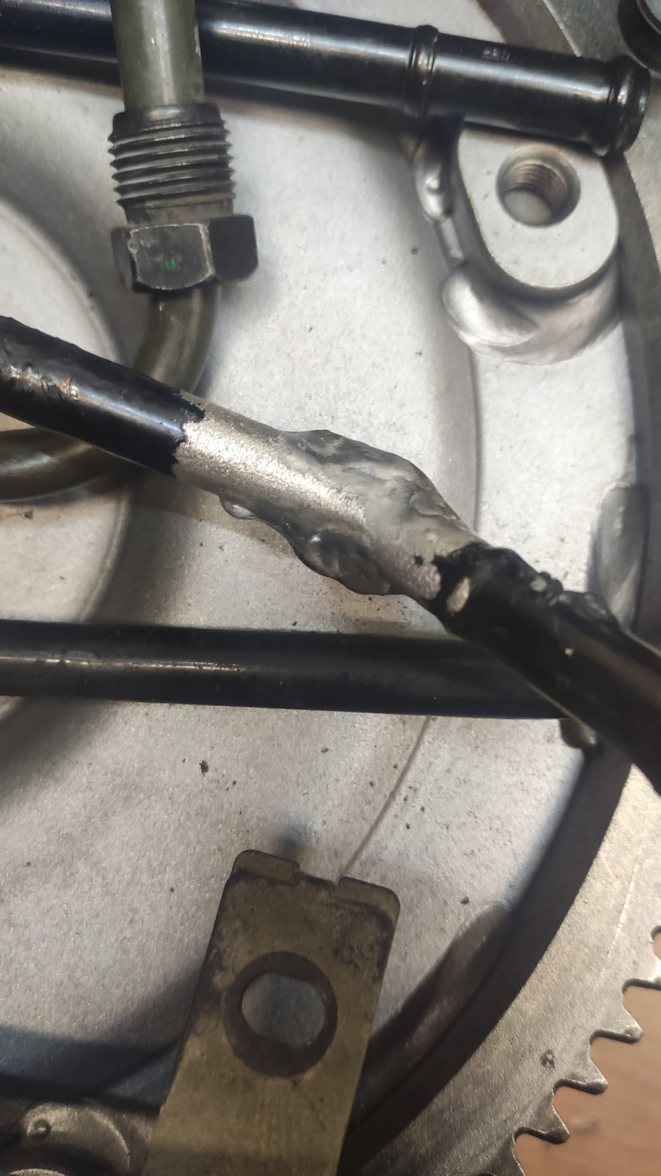 Сварка выхлопа и трубки ГУР. — Hyundai Coupe (GK), 2,7 л., 2007 года ...