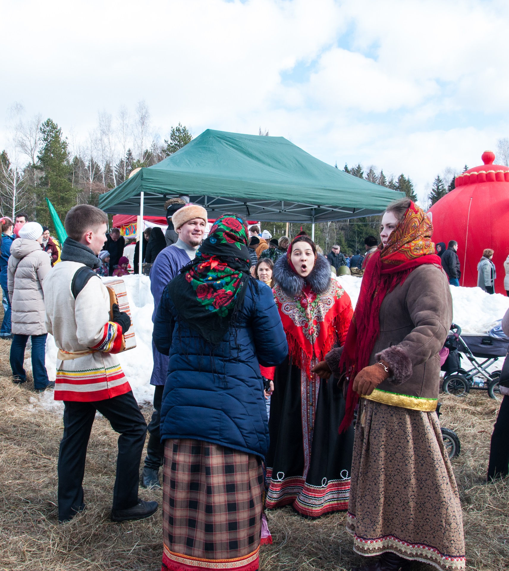 Масленица в захарово 2023. Губернаторская масленица в захарово. Масленица фото. Масленица в усадьбе захарово. Масленичная кукла.