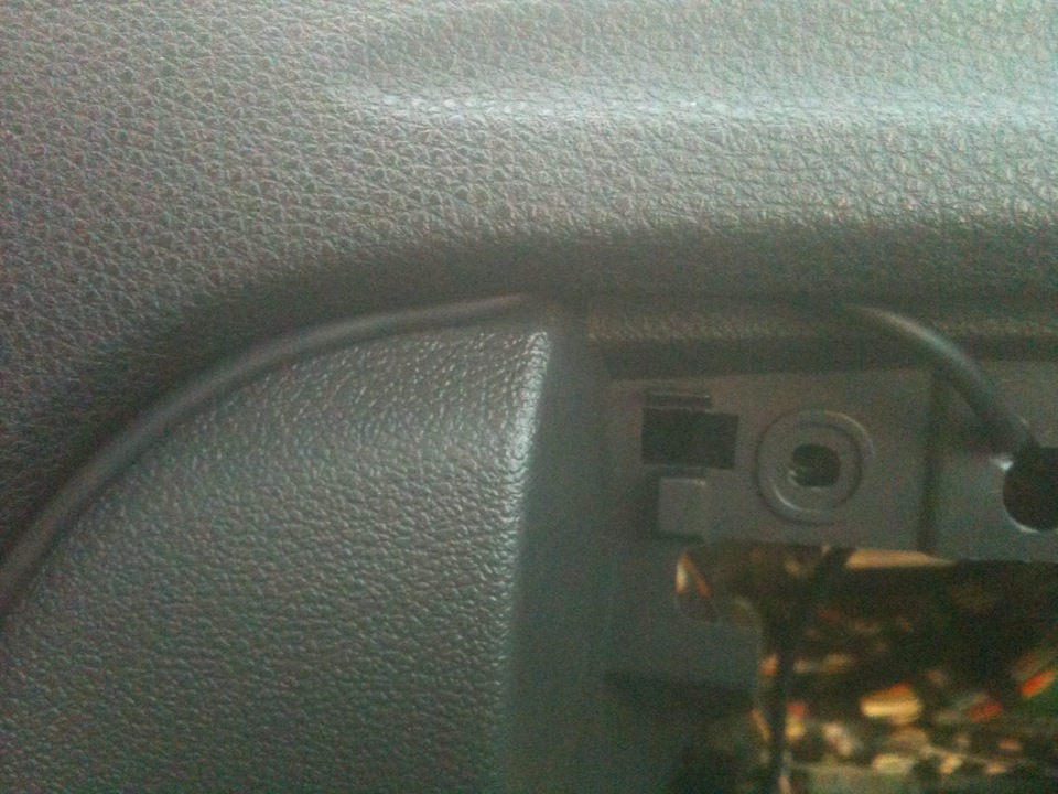 AUX-подключение разъема — Ford Focus II Hatchback, 1,6 л, 2006 года ...