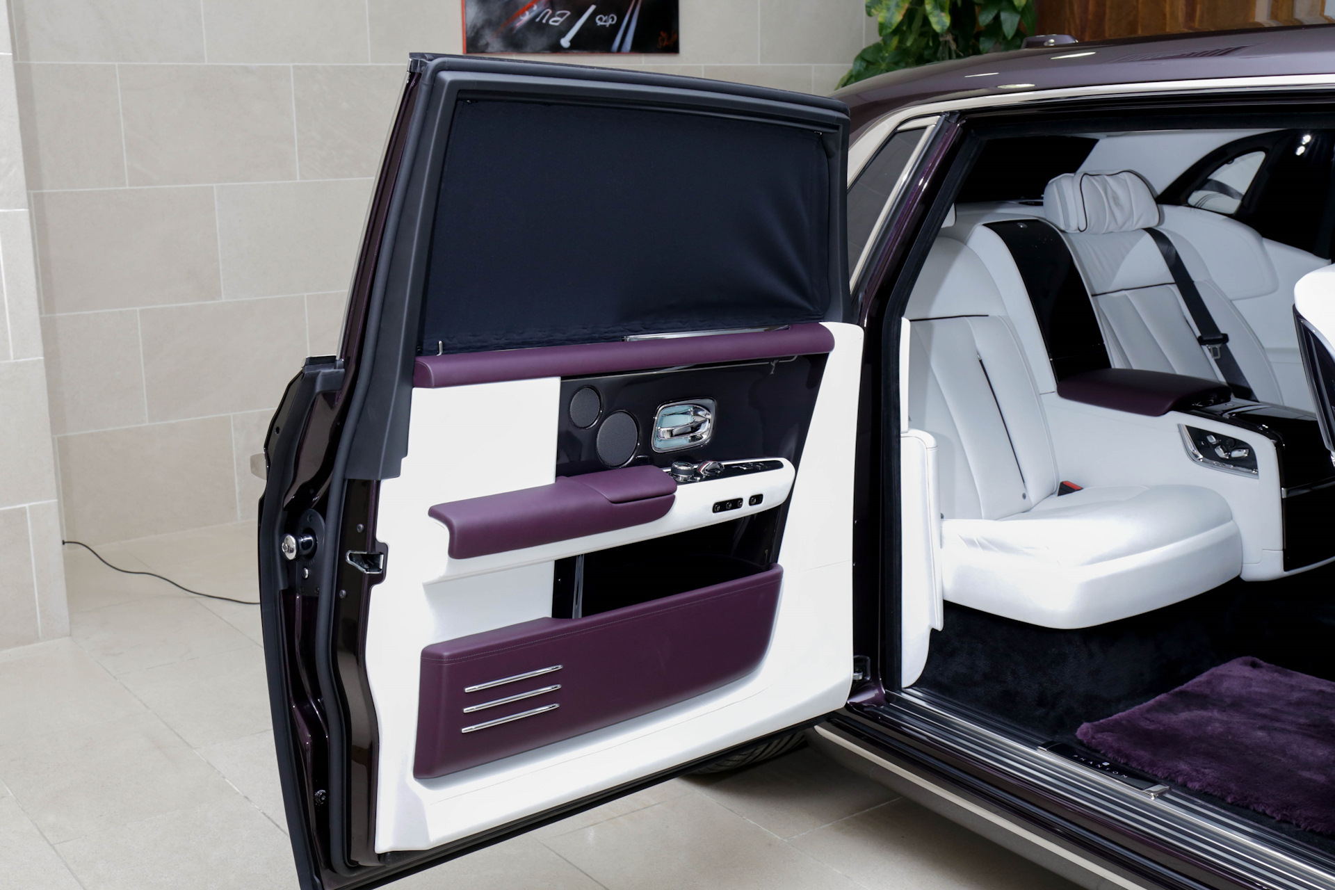 Rolls Royce Phantom двери