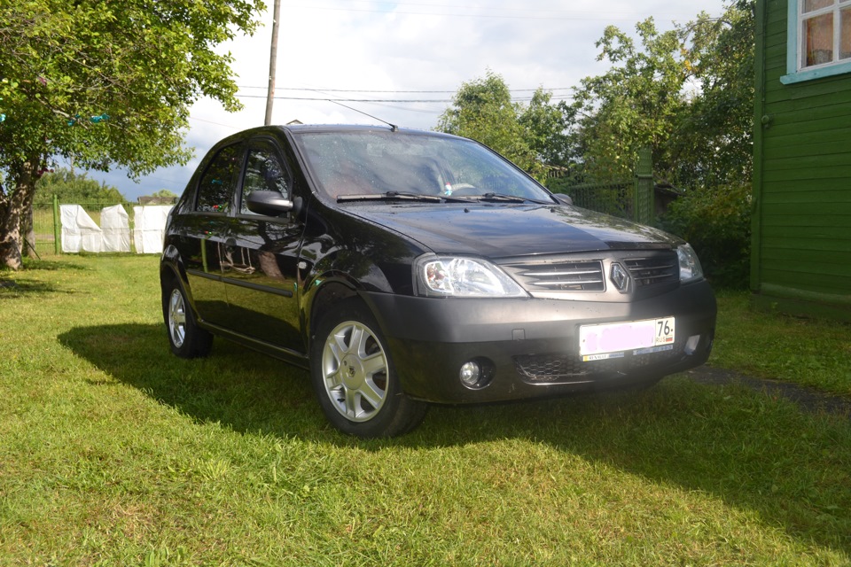 Рено 1 поколения авито. Renault Logan 2009. Рено Логан Блэк лайн 2009. Renault Logan Black line 2010. Renault Logan Black line 2009.