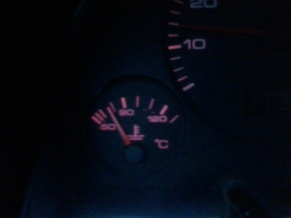 Датчик температуры ауди 80 б3. 8 температура 100. Стрелка температуры двигателя ауди 80 б3 артикул. Рабочая температура ауди 80 б4. 3.