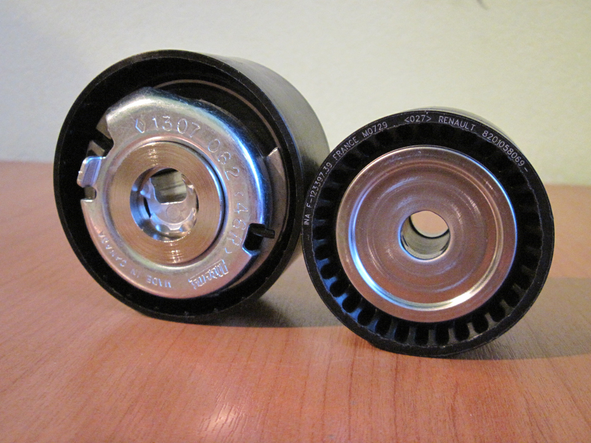 Натяжной ролик грм дастер 2. 0 /натяжной/. Натяжной ролик грм рено дастер 2. Натяжной ролик грм дастер 2. Ролик грм дастер.