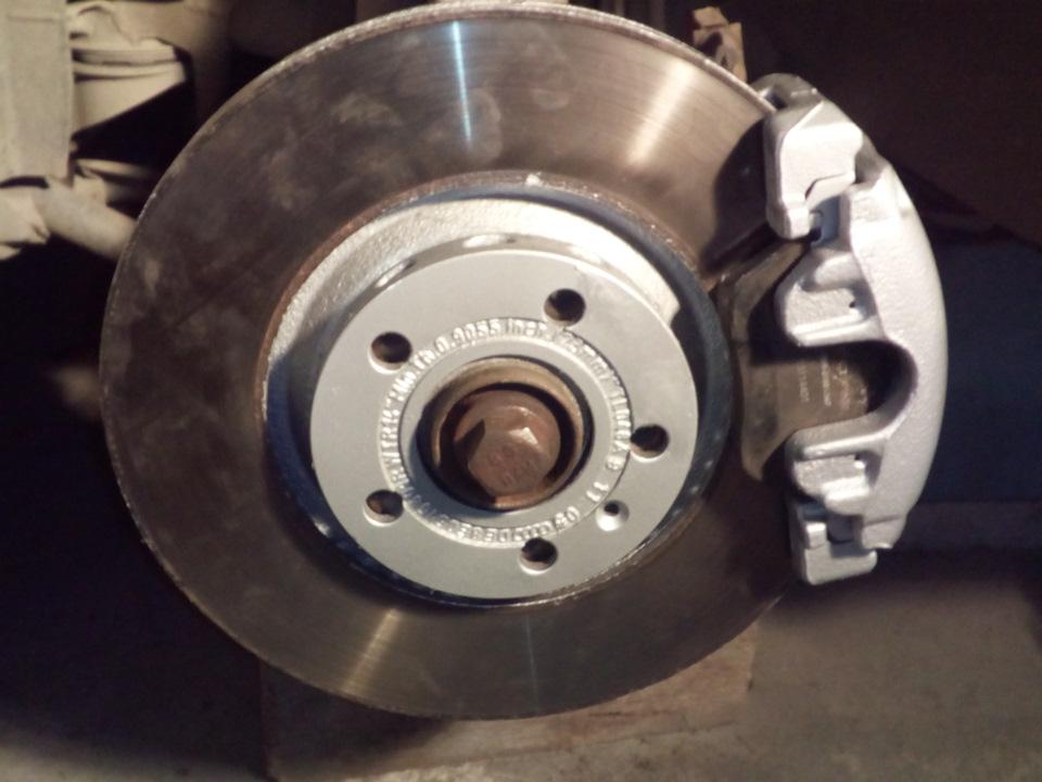 Покраска тормозных дисков и суппортов — Audi A6 Avant (C5), 2,5 л, 2001 ...