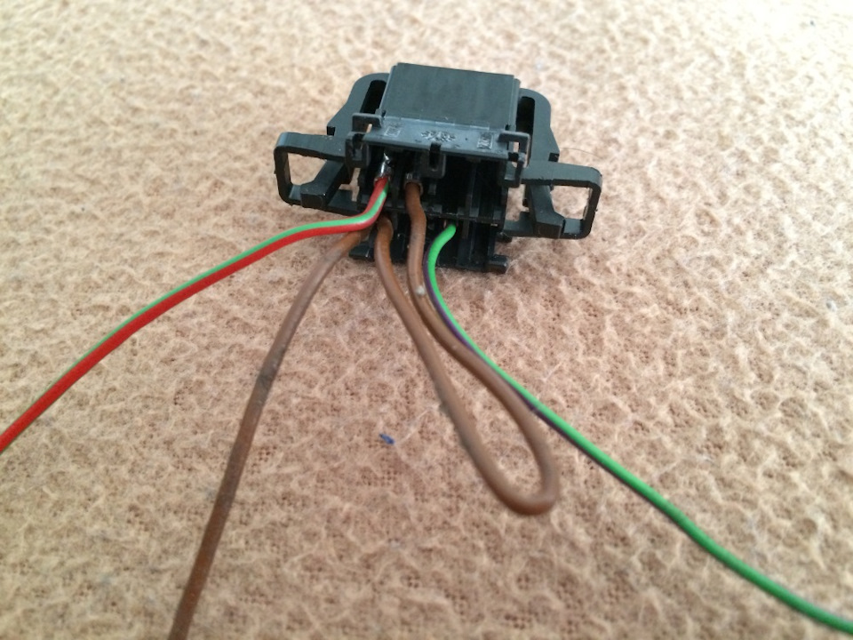 нужно замкнуть pin 1 с pin 4 для AMI — Audi A6 (C6)