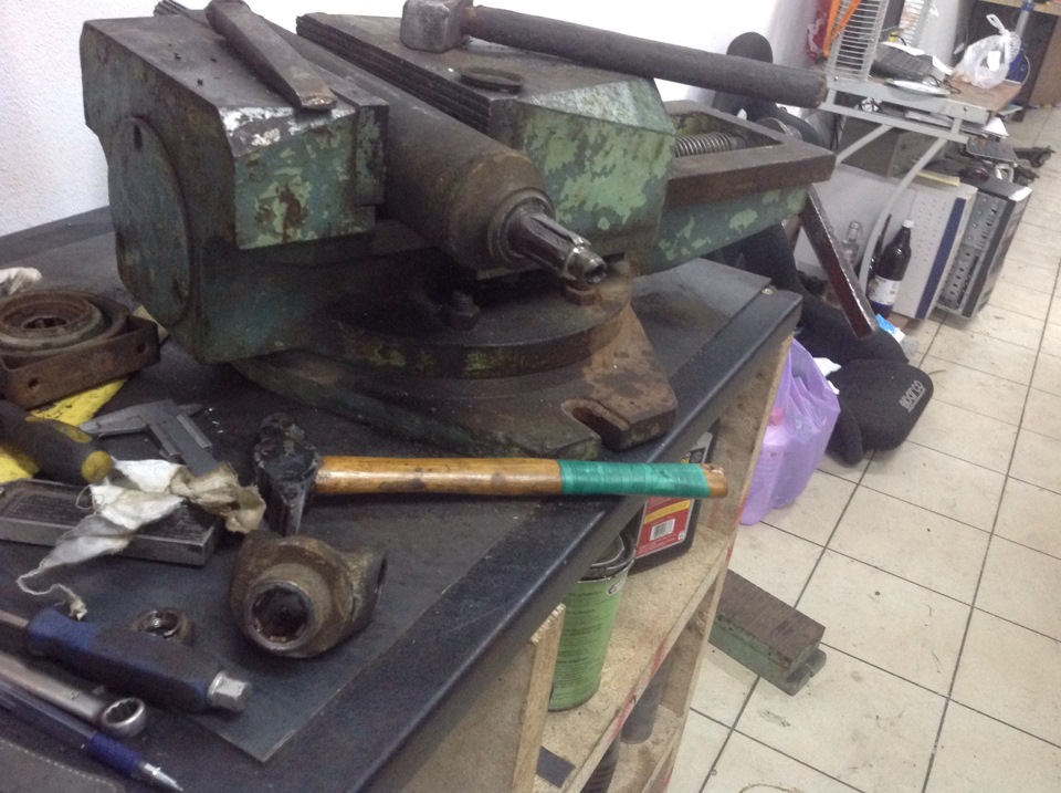 Замена подвесного подшипника на кардане и крестовины — Lada 2106, 1,5 л ...