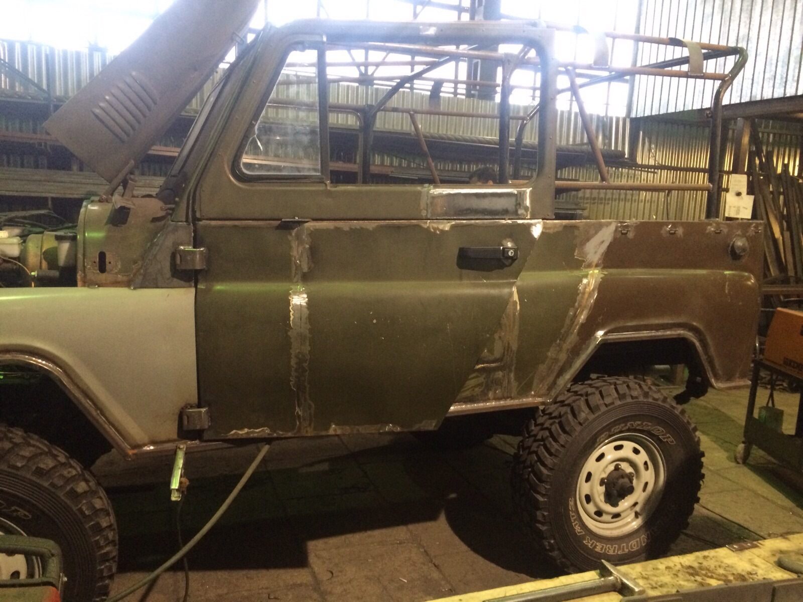 Неисправный уаз. Неисправный уаз. Уаз ремонтная. Неисправный уаз. Кузов уаз 452.