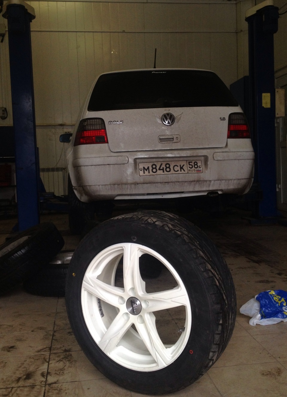 Всё, мой ангел на колесах))) — Volkswagen Golf Mk4, 1,6 л, 1998 года ...