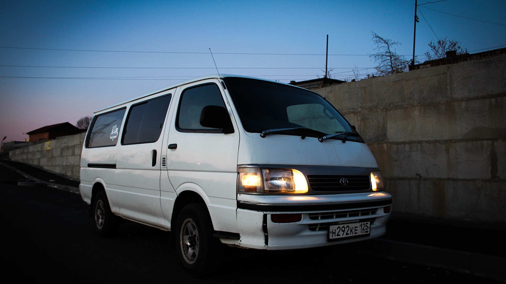 Хайс в приморском крае. Toyota Hiace 2008. Toyota Hiace 1989. Hiace 206. Тойота Хайс Приморский край г.