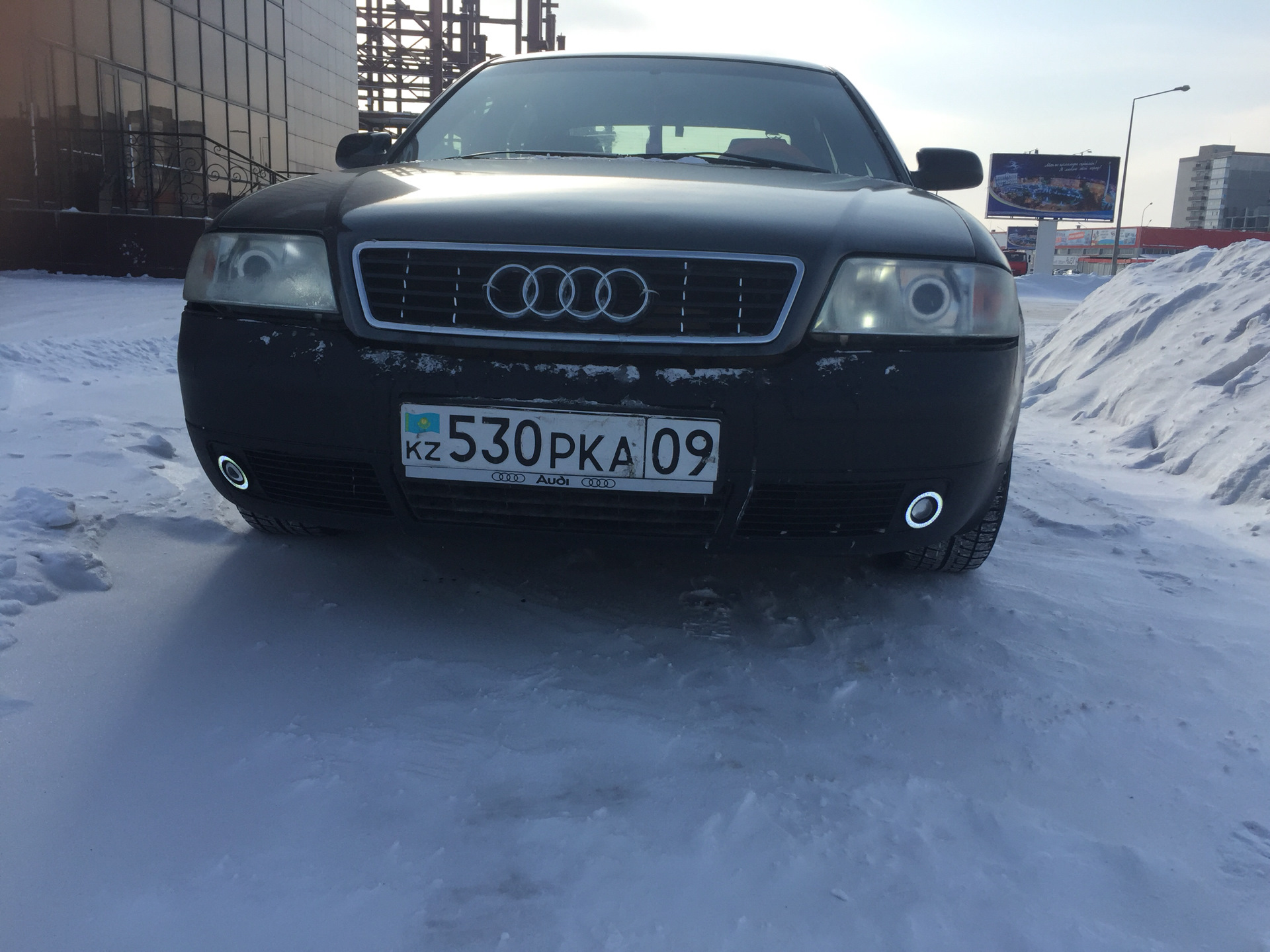 Новый бампер новые решетки новые туманки — Audi A6 C5 2 7 л 2001 года кузовной ремонт