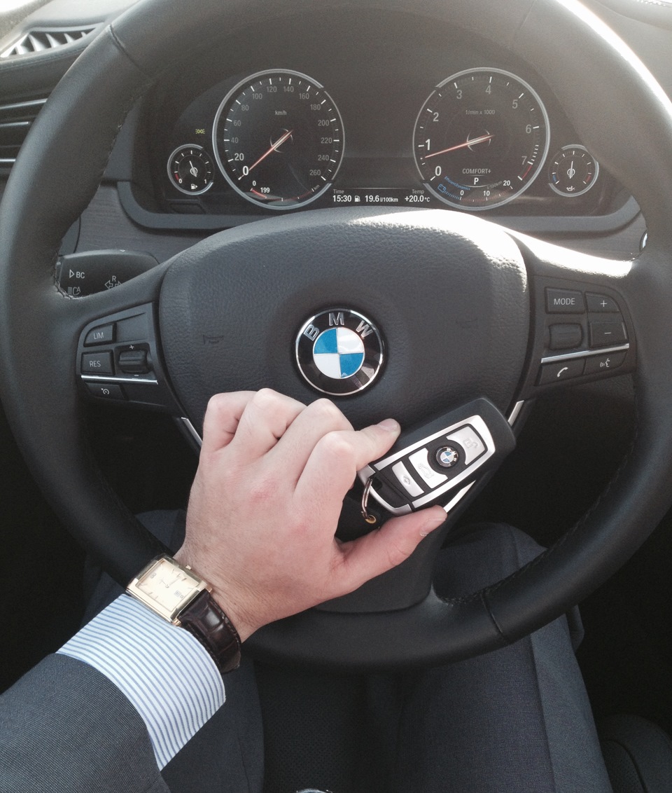 Рука на руле BMW e60