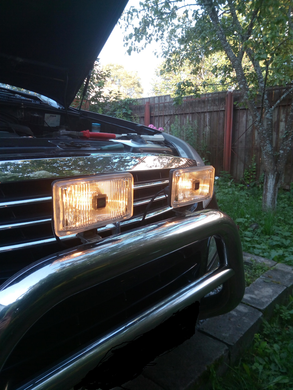 Заменил лампочки в противотуманки на желтые — DRIVE2