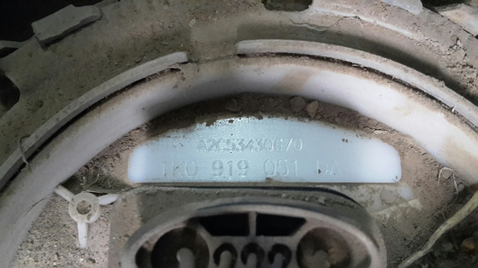 Не могу найти сетку бензонасоса! — Skoda Octavia A5 Mk2, 1,6 л, 2012 ...