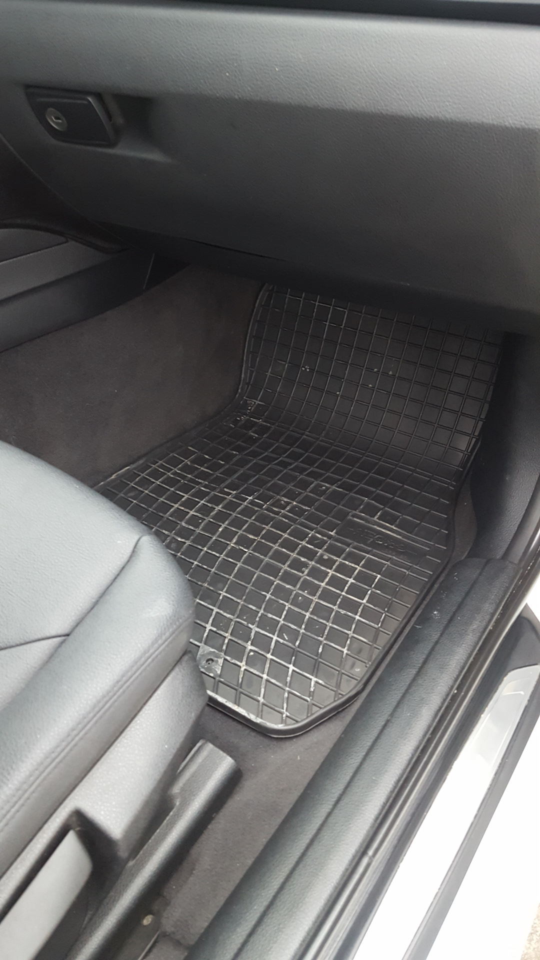 Щетки дворников и коврики на зиму — BMW 3 series (F30), 2 л, 2012 года ...