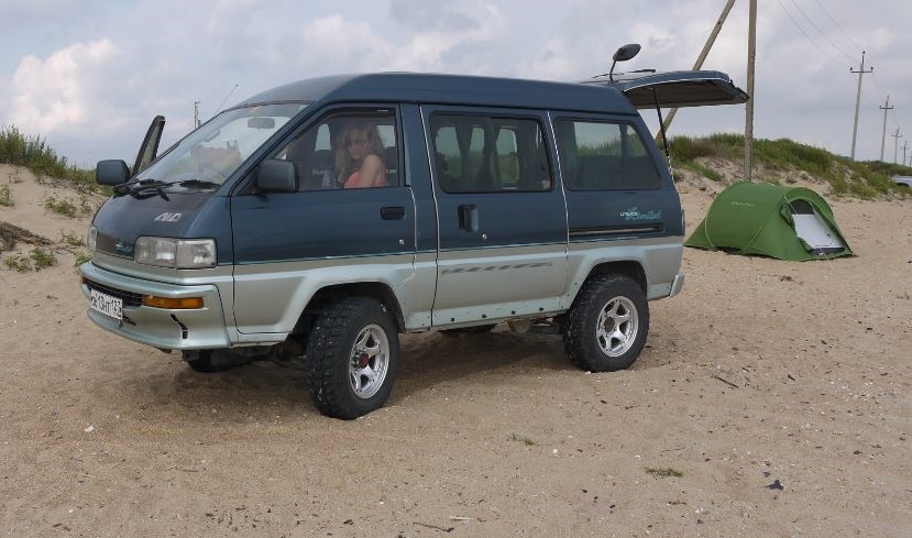 Ace travel. Toyota Town Ace внедорожник. Toyota Lite Ace Noah off Road. Toyota Town Ace off Road. Toyota Town Ace для путешествий.