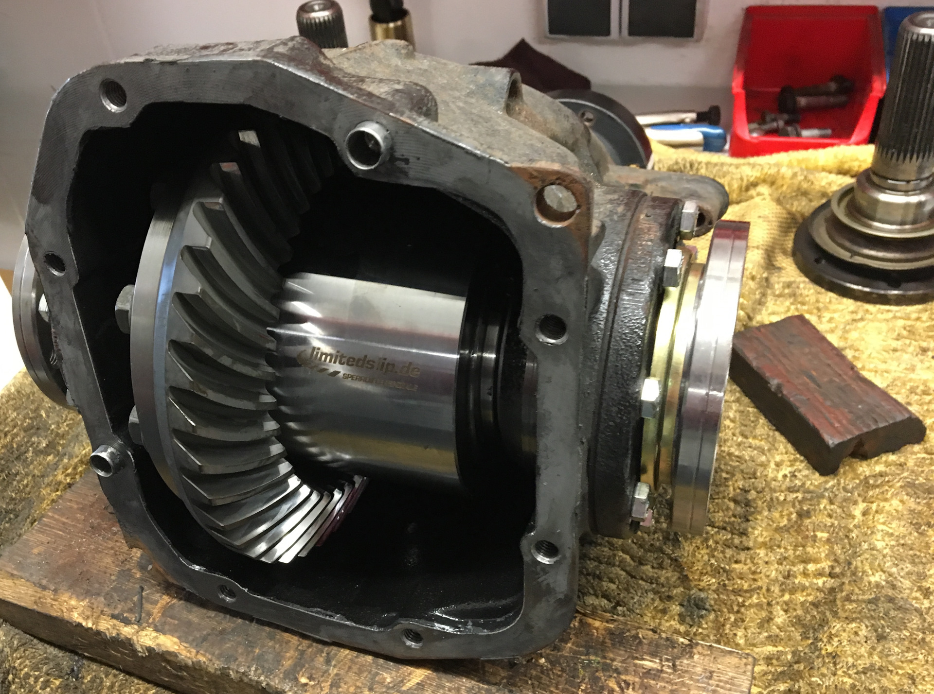 Дифференциал повышенного трения lsd opel astra opc. Дифференциалы 4 4. Дифференциал tf81sc полный привод. Tz1a3zs2aa p4 дифференциал. Дифференциал 4 сателлитный в раздатку нива иж техно.