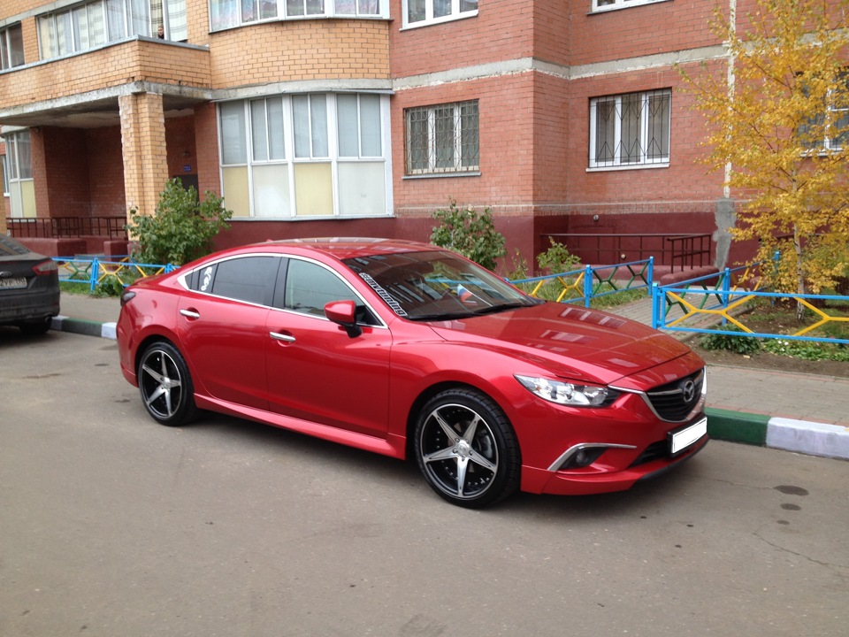 Mazda 6 красная с черным