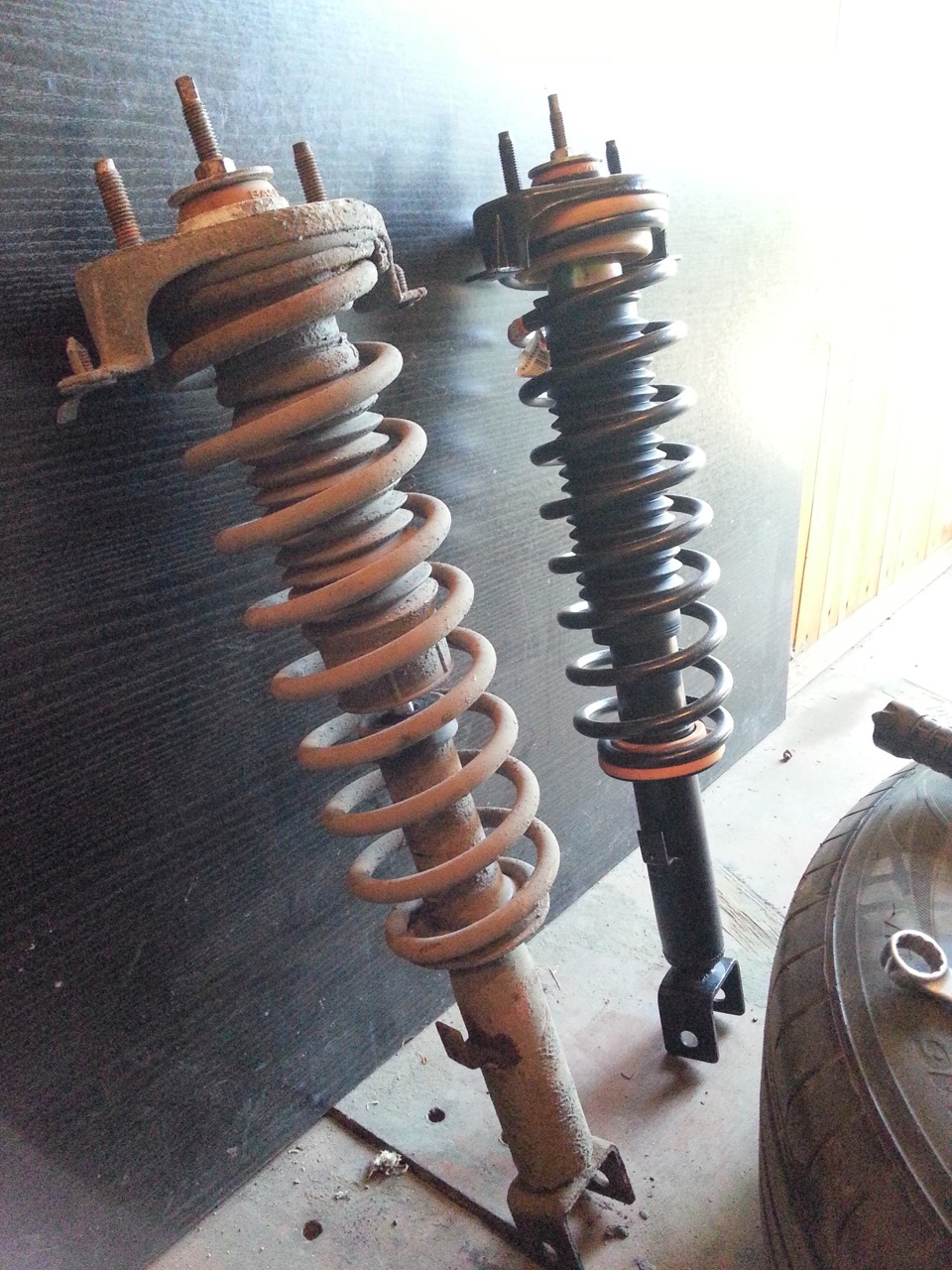 стойка амортизатора передняя додж караван 2. стойка амортизатора передняя додж караван 2. задние стойки додж неон 2. стойка додж. стойка додж.