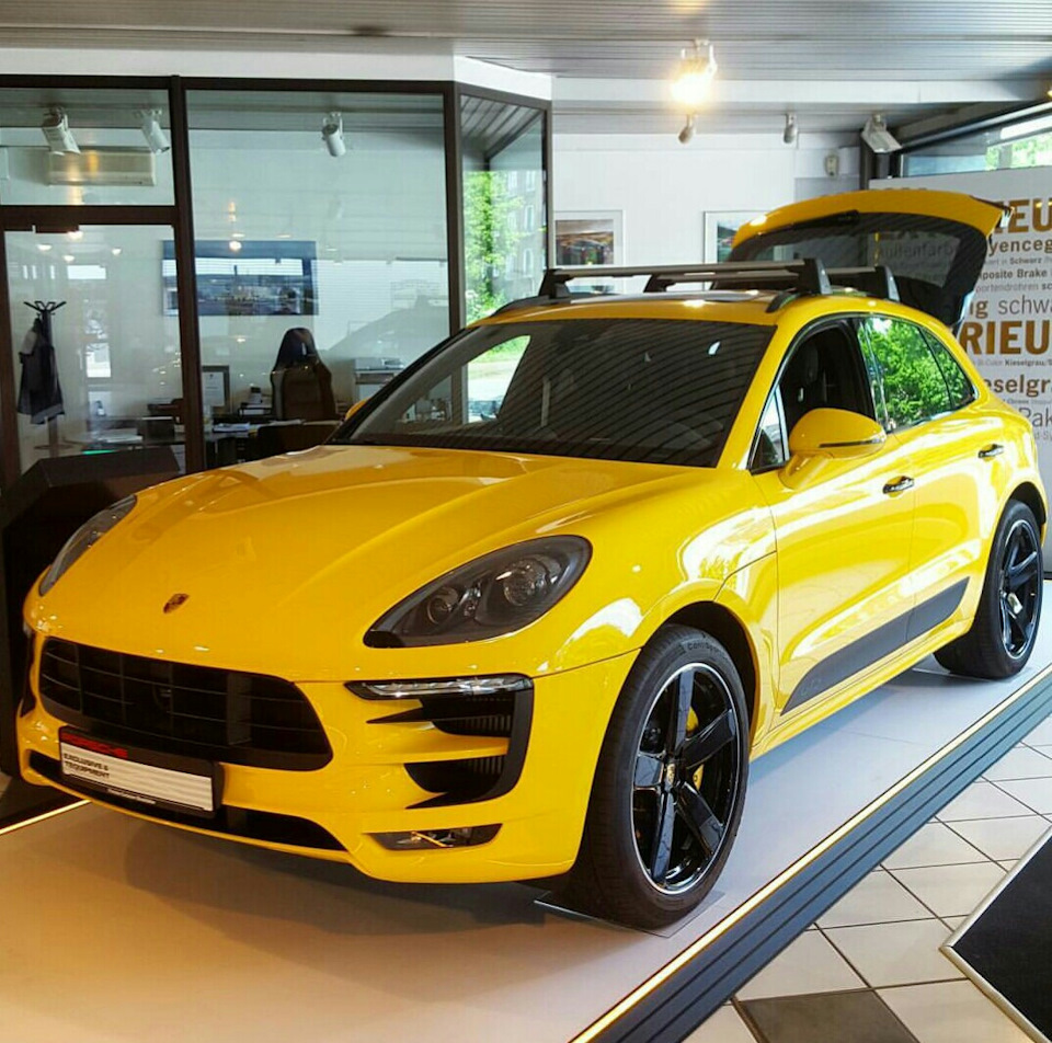 Porsche Macan Р¶РµР»С‚С‹Р№