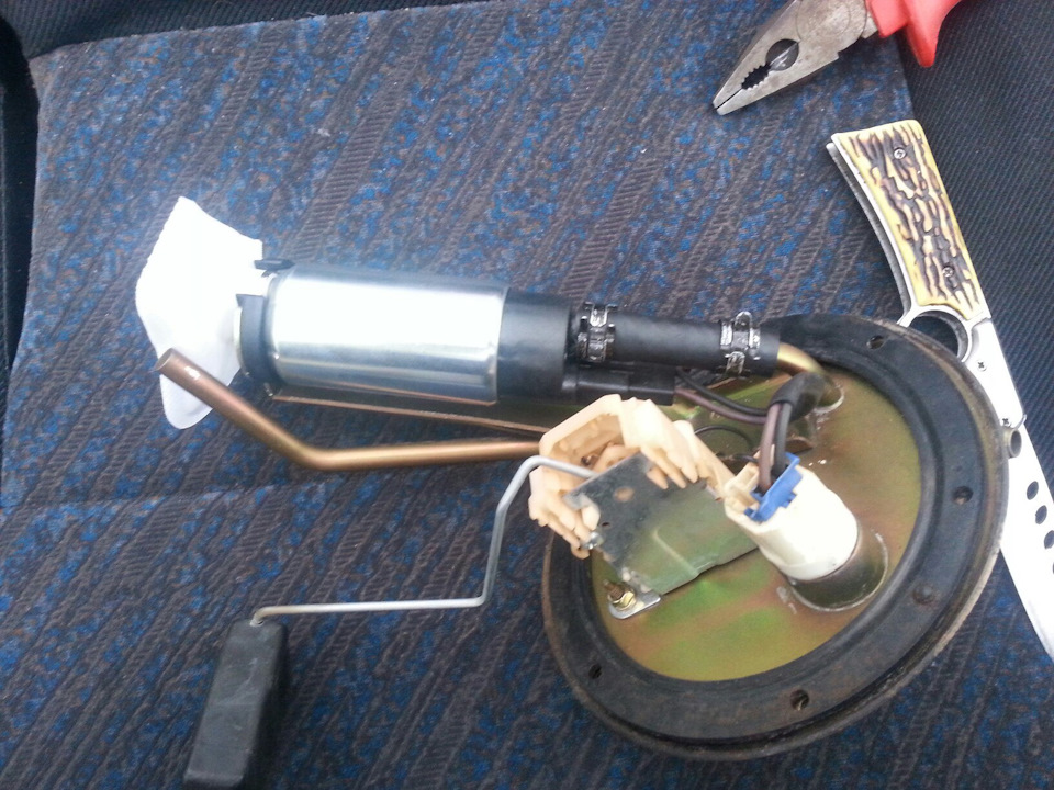 Бензонасос мазда 323. Бензонасос мазда 323 bg. Бензонасос мазда 323 ba. Бензонасос мазда 323 ba. Уплотнительные кольца бензонасоса mazda 323f bj.