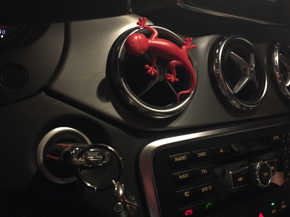 Ароматизатор в машину — Mercedes-Benz GLA-Class (X156), 2 л, 2014 года ...