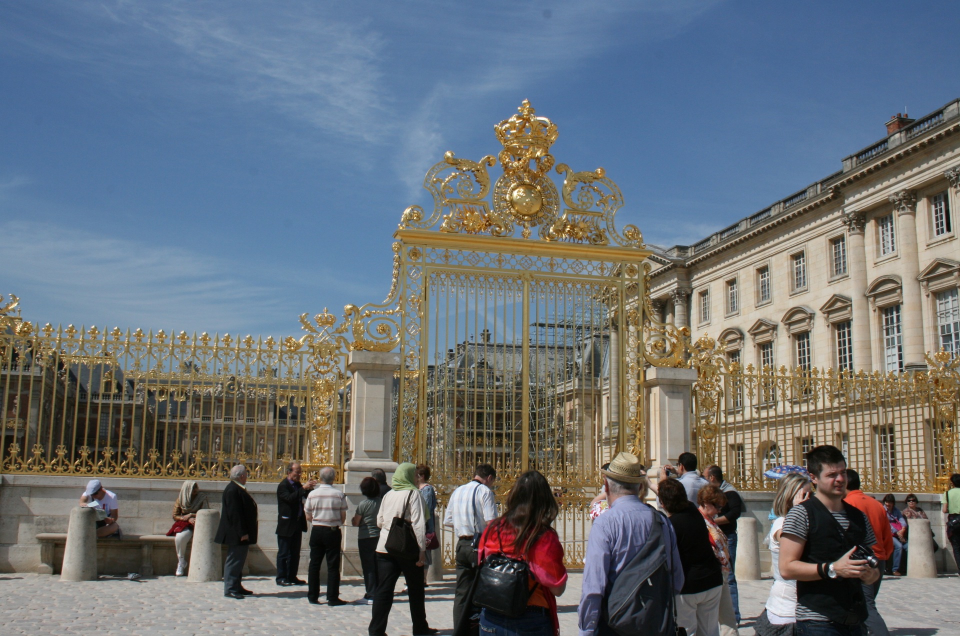 Версаль видео. Версальский дворец. Версальский дворец 1914. Версаль Москва. Версаль сейчас.