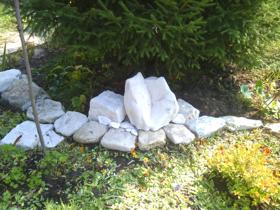 Каменная композиция Два кота — Toyota Carina (5G)