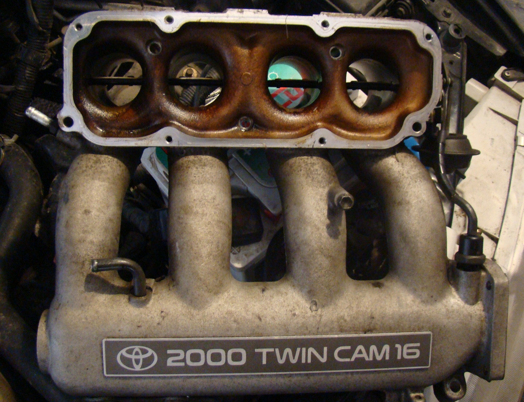 Valve Cover Opening - Toyota Carina ED 20 L 1994