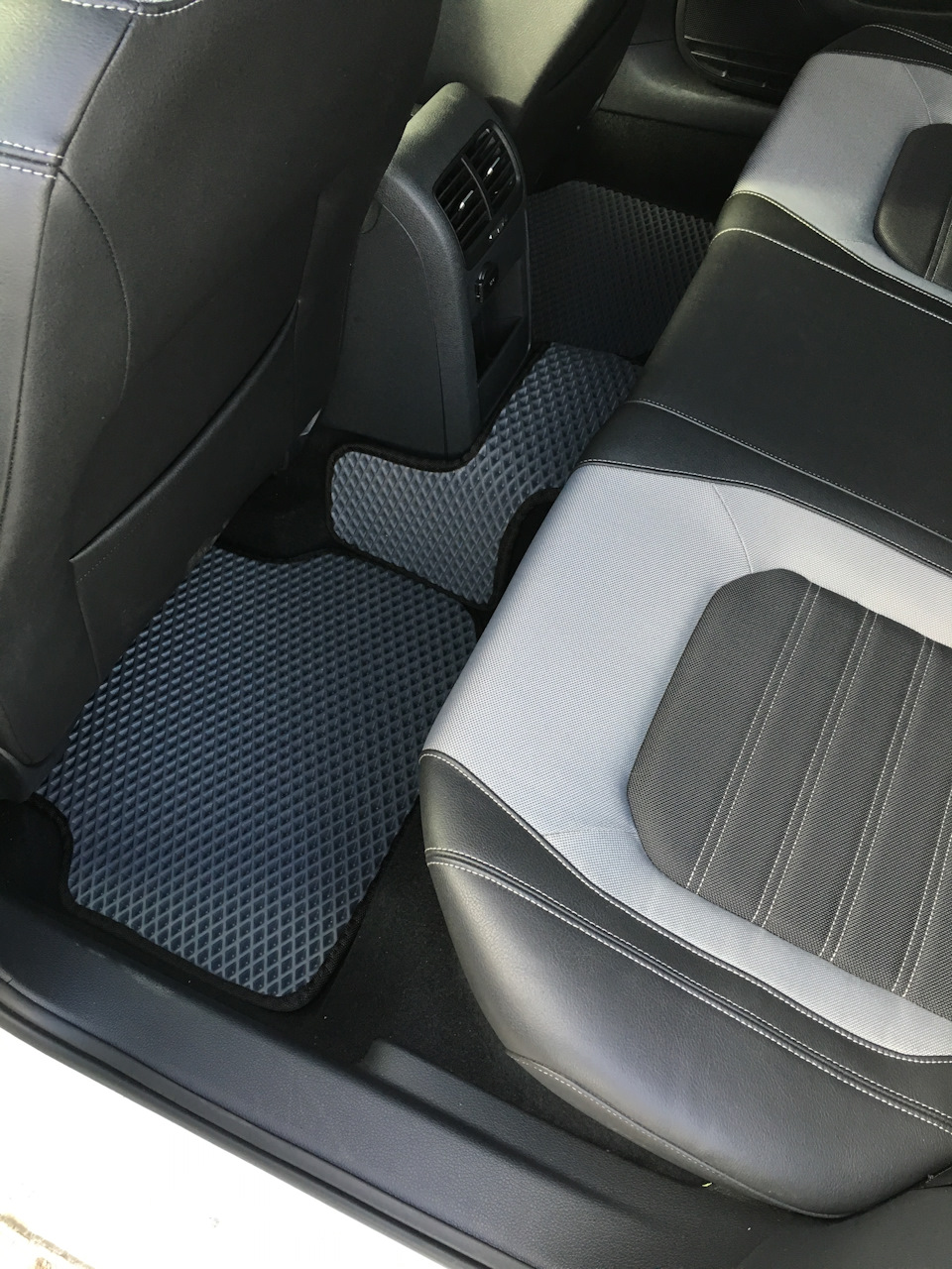 Коврики jetta vs5. Крепление ковриков фольксваген джетта. Коврики jetta vs5. Коврики jetta vs5. Коврики jetta vs5.