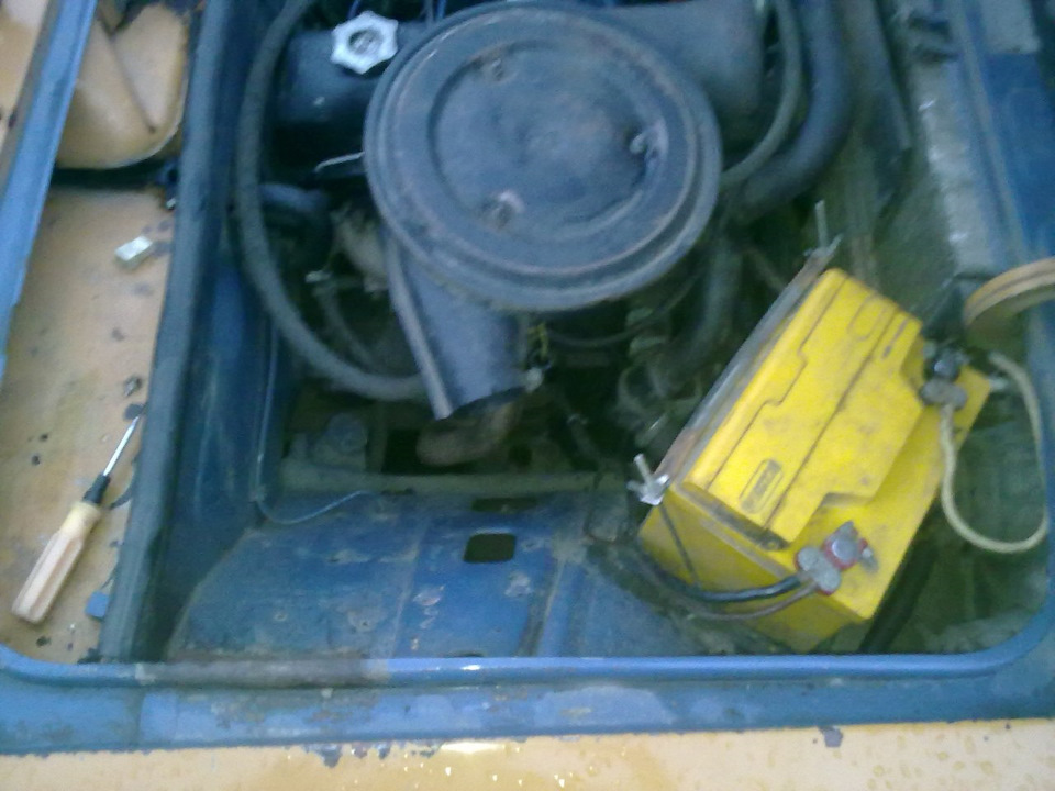 Делал шейвинг подкапотного пространства и проклеивал салон виброй ...