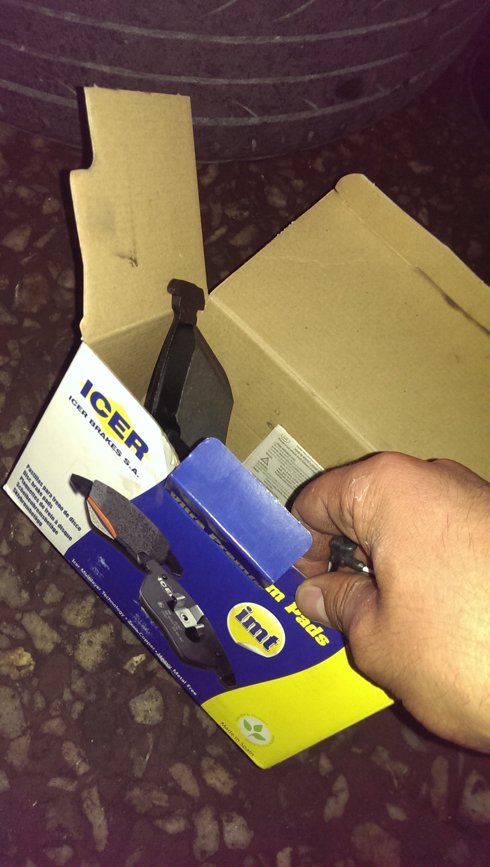 меняем тормозные колодки. — Mercedes-Benz E-class (W210), 3,2 л., 1998 ...