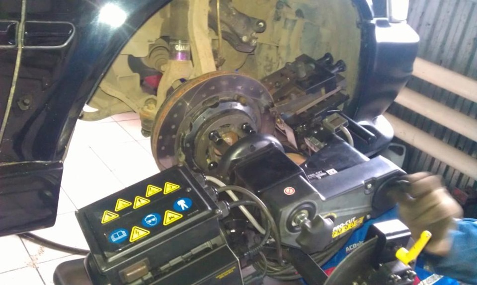 Проточка тормозных дисков на станке Pro-cut — Honda Accord (6G), 2,4 л ...