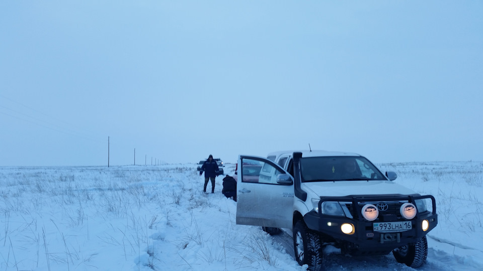 Фото в бортжурнале Toyota Hilux (7G)