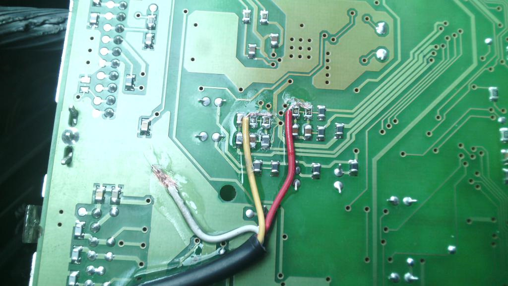 Сделал выход AUX на штатной. — BMW 5 series Touring (E39), 2,5 л, 1999 ...