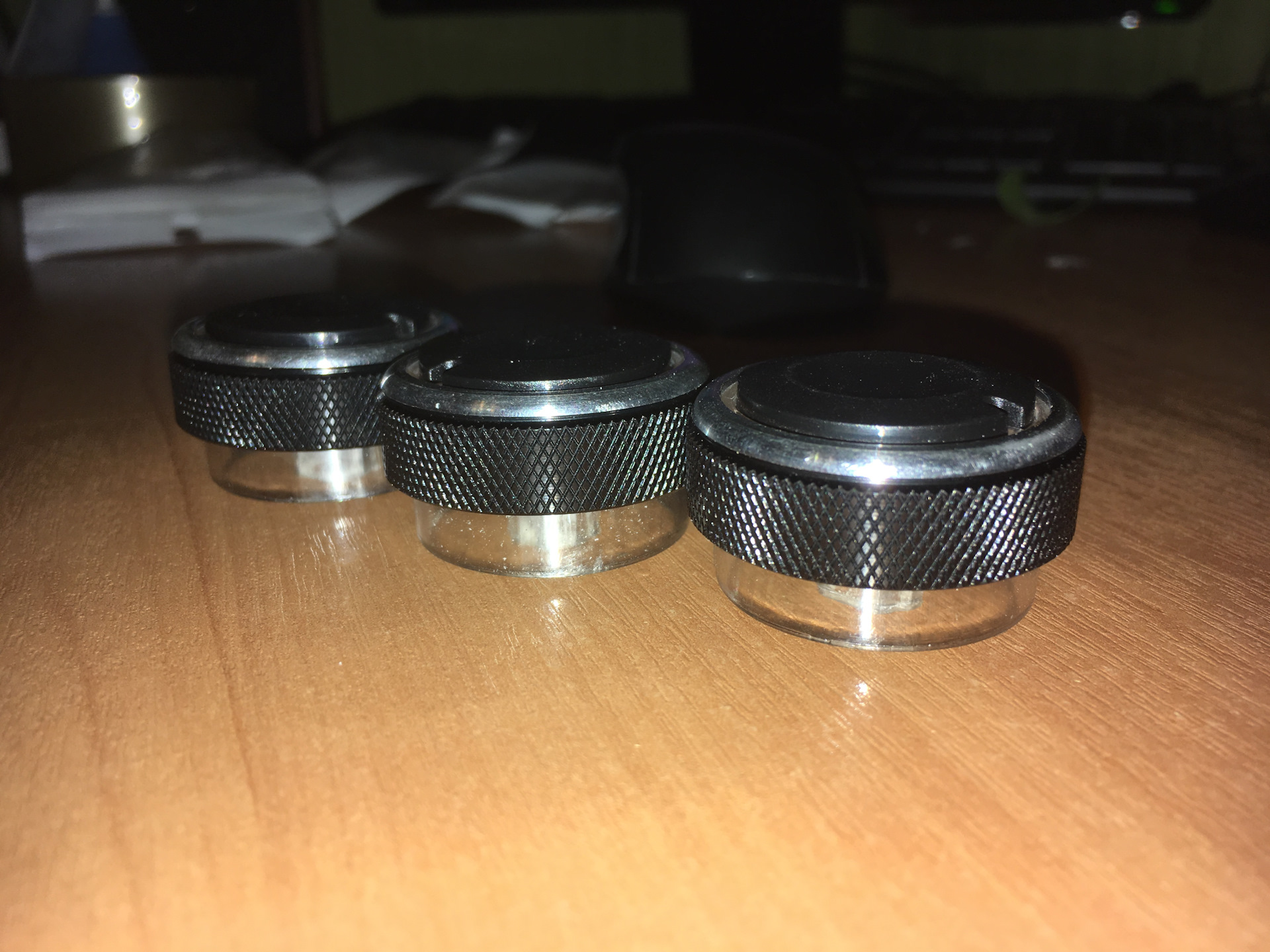 Игрушки крутилки для мальчиков. Крутилка 3. Крутилка 3. Спиннер 3x разноцветный пластиковый fs10. Крутилка 3.