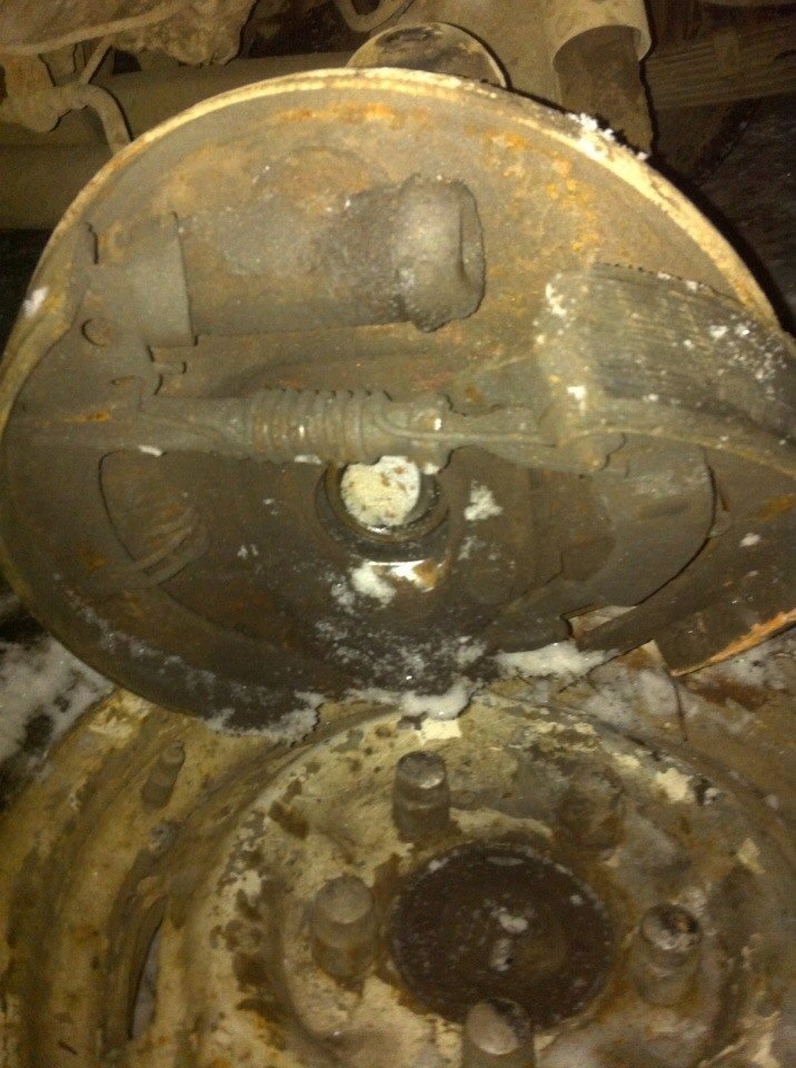 пацаны обламило полуось как достать? — DRIVE2