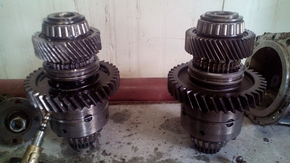 Раздатка дефендер 110. Дифференциал раздатки камаз 65111. Дифференциал рк нива 2121. Диф раздатки. Раздатка toyota land cruiser 200.