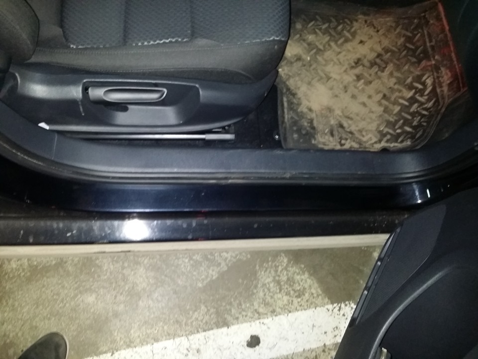 Накладки в дверные проемы установка — Volkswagen Jetta VI, 1,4 л, 2013 ...