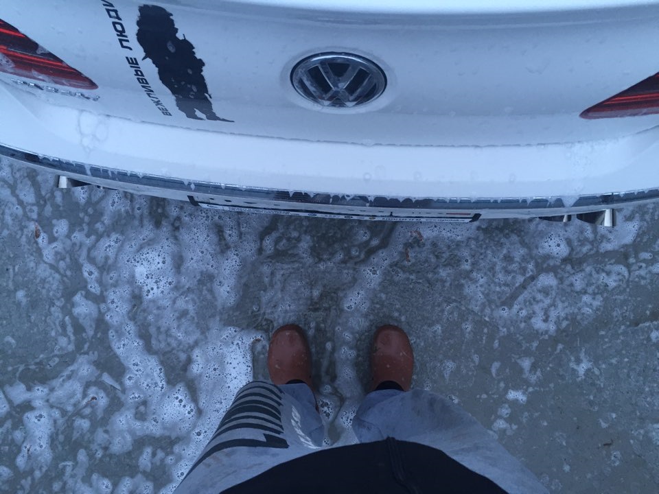 Для тех кто говорит что трубы сильно торчат. — Volkswagen Passat CC, 1 ...