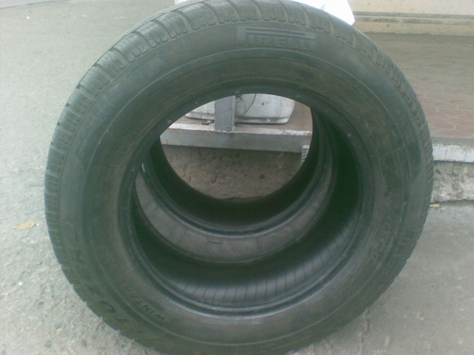 Продам резину Pirelli sottozerro 205/65 R15 ЗИМА 2шт (пара ...
