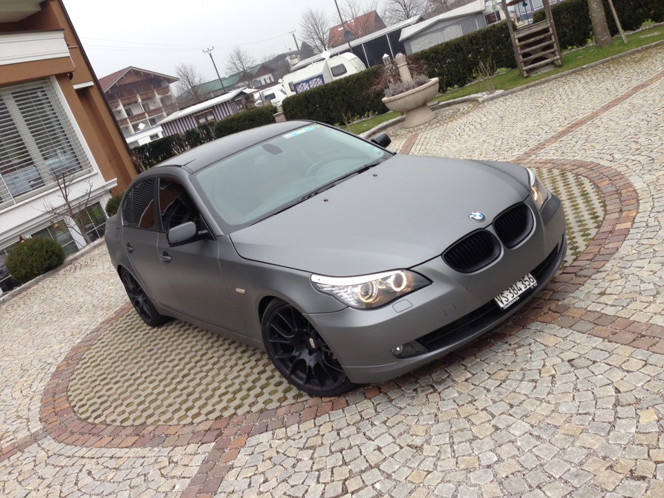 BMW e60 зелёный матовый