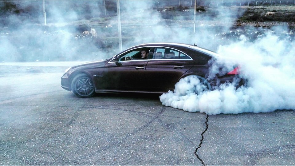 Mercedes Benz CLS 63 AMG дрифт