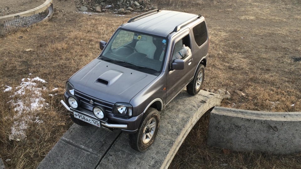 Suzuki Jimny 0.7 бензиновый 2007 | на DRIVE2