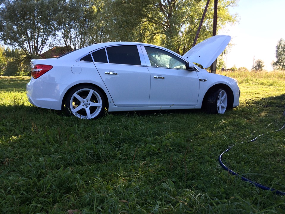 Chevrolet Cruze r17 Воссен