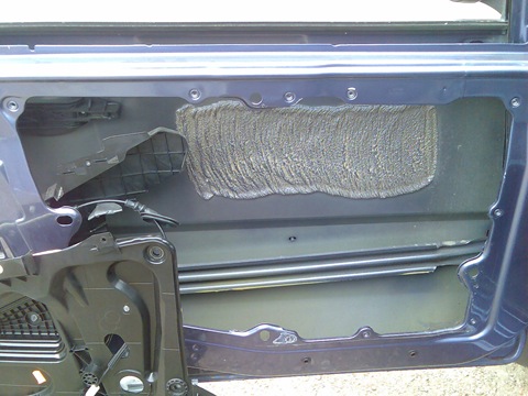 b3cc8bu 480 гремит задняя дверь на форд фьюжн