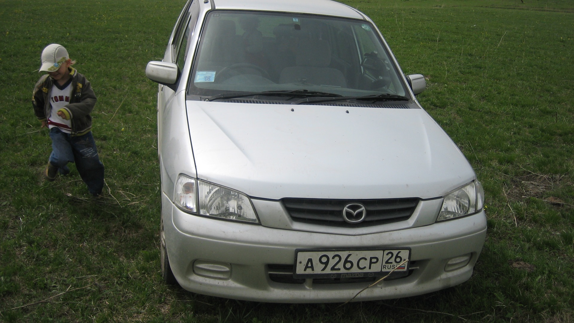 Mazda Demio (1G) 1.3 бензиновый 2002 | серебро на DRIVE2