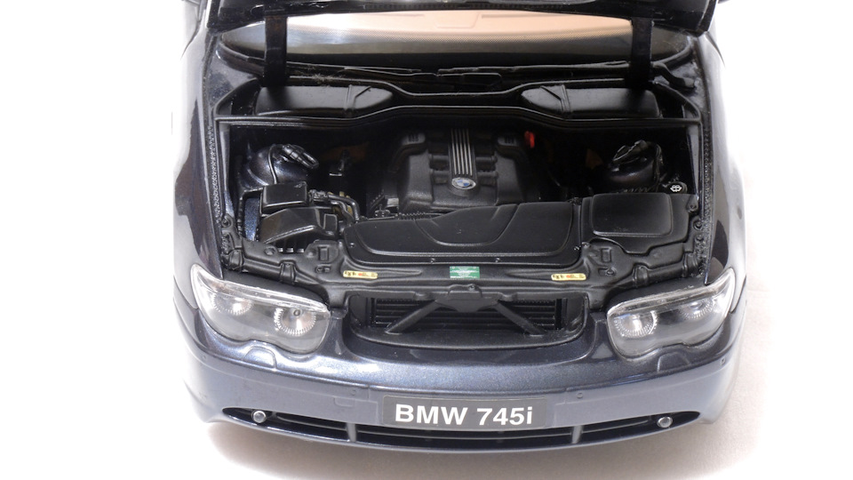 BMW 745i ミニカー 1/18 BMW 745i Sedan Silver ミニカー 1/18 Kyosho Kyosho 1/18 Scale