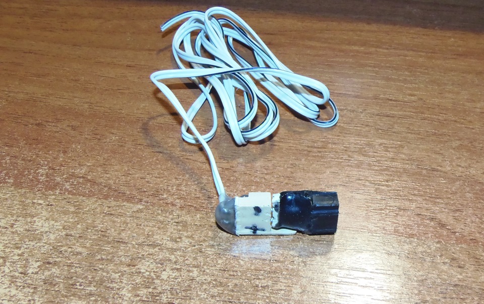 USB порт в заглушку кнопи на торпеде. — Lada 2115, 1,5 л, 2005 года ...