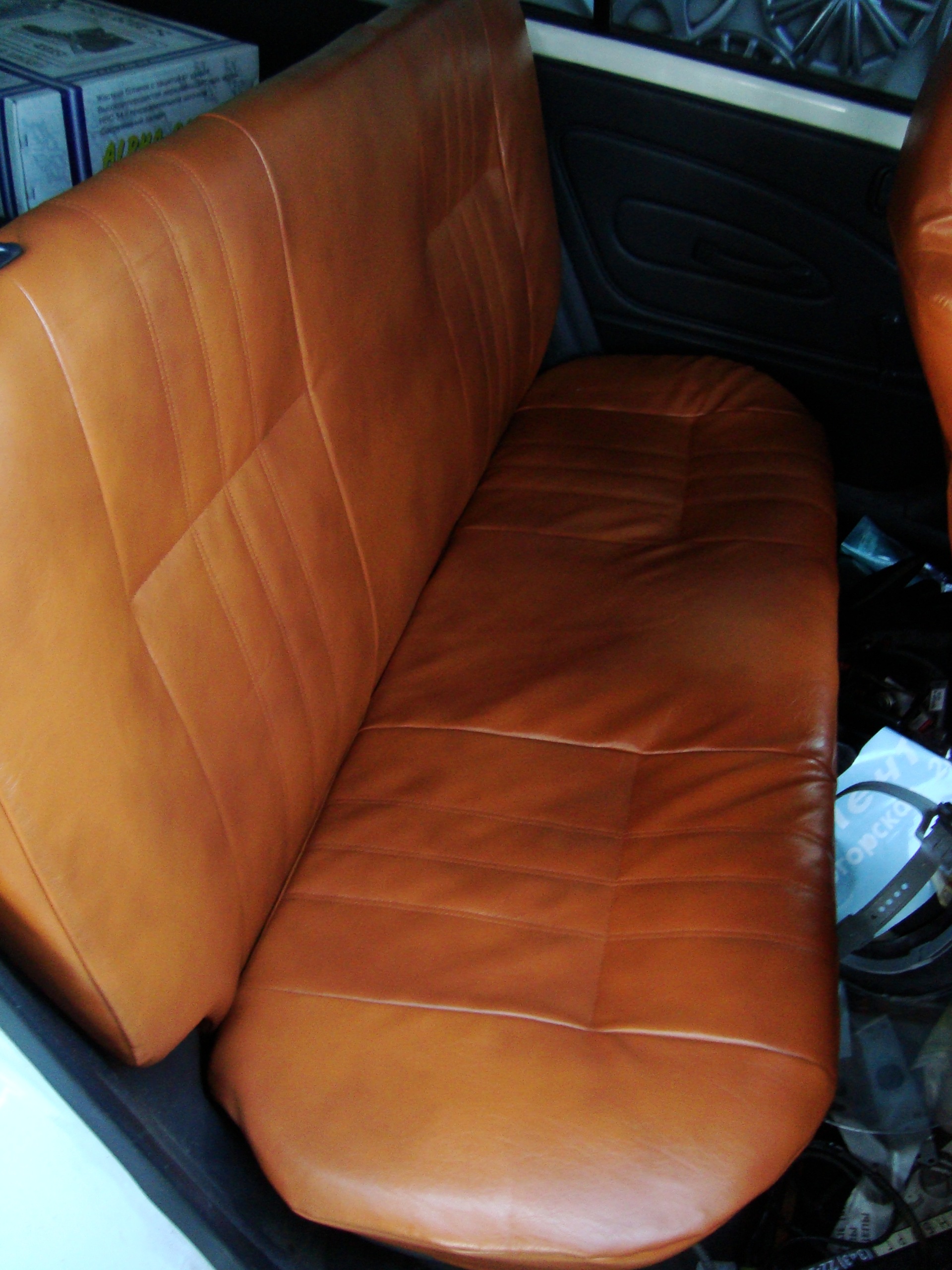 Rear seats altered - Toyota Corolla 20 L 1997